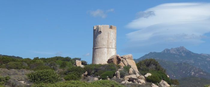TOUR D’OLMETO à 33 mètres d’altitude, sur le promontoire de la Punta di Caniscione, commune de Monaccia d’Allène, en Corse du Sud